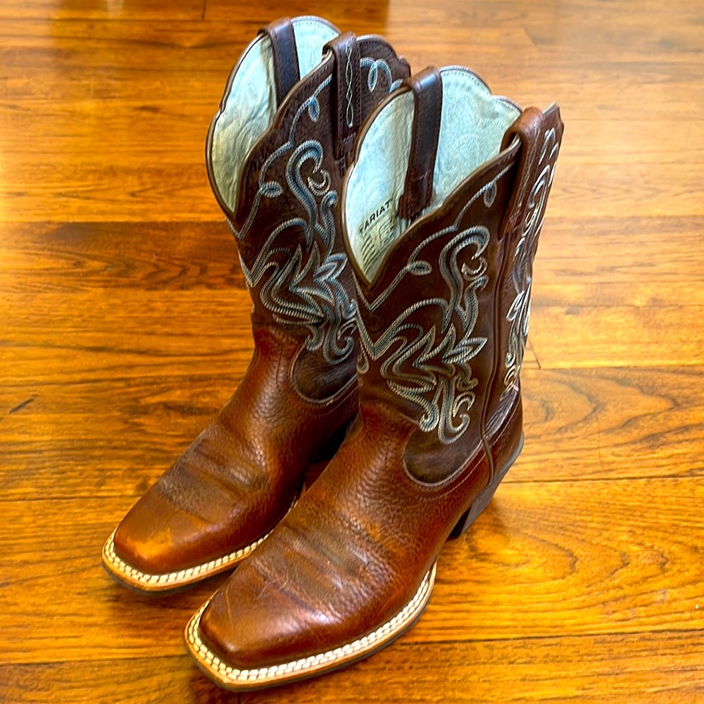 Ariat women legend cowboy boot, square toe